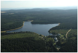 Blick auf die Talsperre Carlsfeld