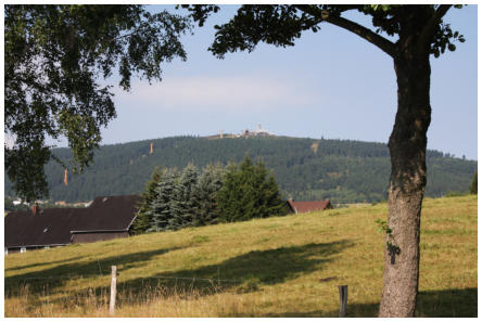 Blick auf den Fichtelberg bei klarer Sicht