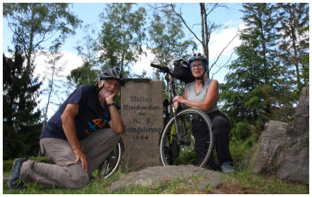 Auch hier gibt es einen Messpfeiler der Kniglich-Schsischen Triangulation